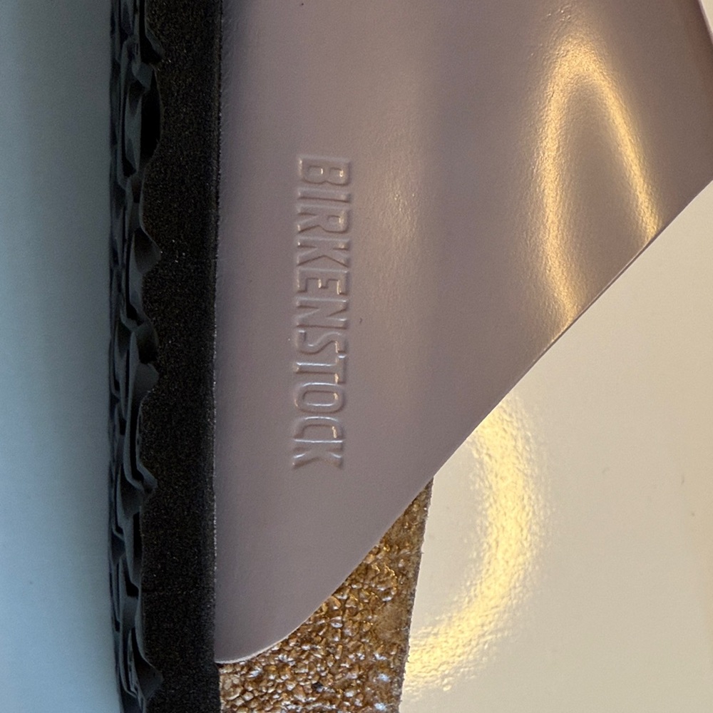 Birkenstock Buckle Natural Leather Patent High-Shine Faded Purple. - Picture 8 of 11